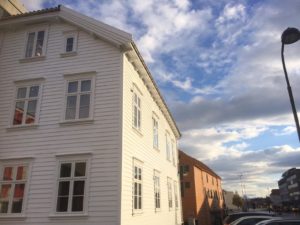 Vikesaa Vindu - Gammelt hus med ferdigmonterte vinduer